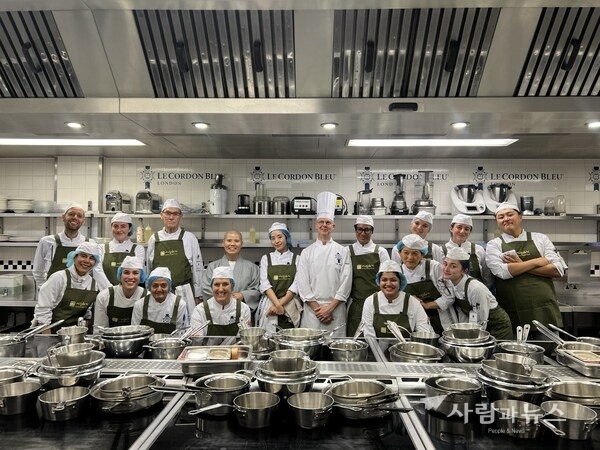 Venerable Yeogeo gave a lecture at the Le Cordon Bleu London Campus