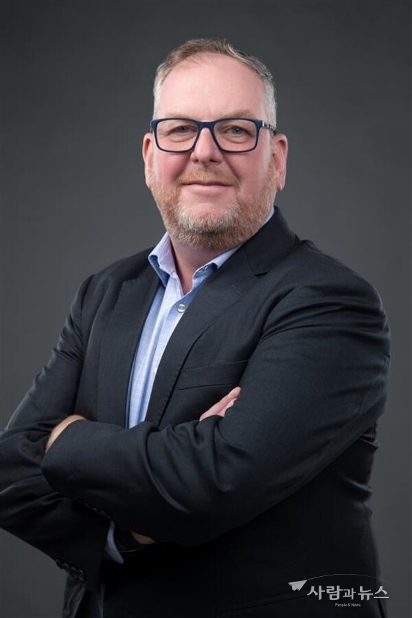 Paul McLoughlin, President - International, Frontline Performance Group